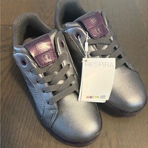 Geox girls silver shoes sz 13 new in box retail $139